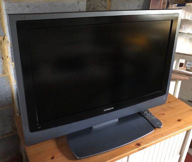 Hitachi TV 28" x 15"