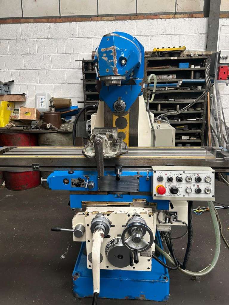 CHESTER UNIVERSAL MILLING MACHINE