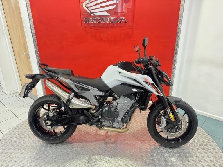 2025 '25' KTM 790 Duke 24