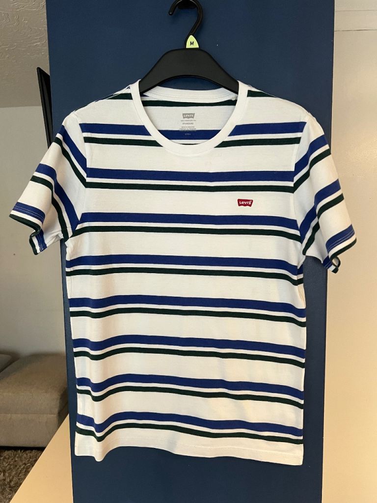 Levi's Striped T-Shirt (Small) – Good Condition
