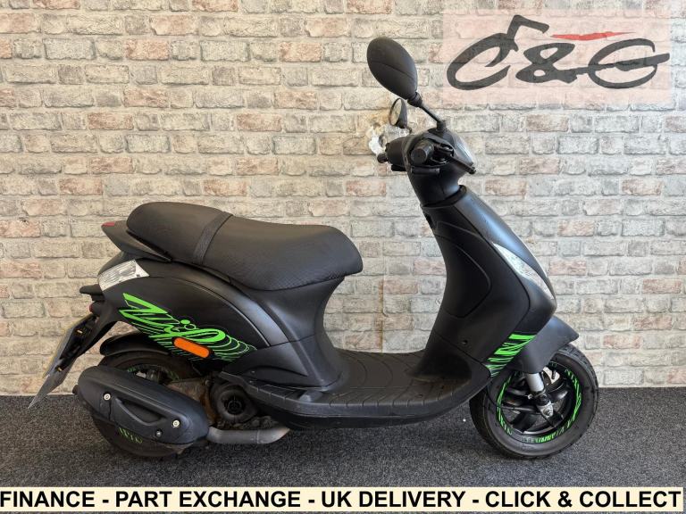 2023 Piaggio Zip 50 - 1400 miles from new - 16 year old legal 