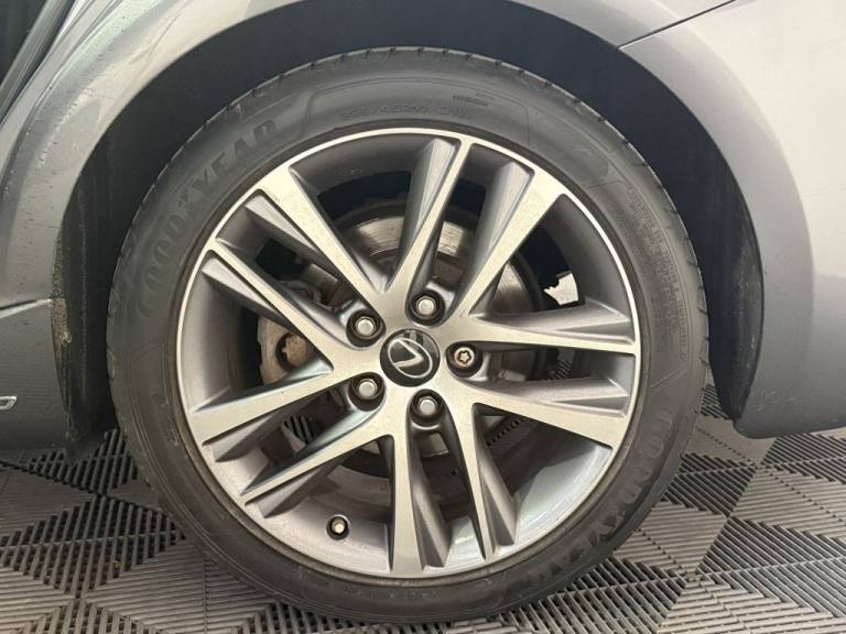 2018 Lexus IS 300h Executive Edition 4dr CVT Auto SALOON PETROL/ELECTRIC Automatic