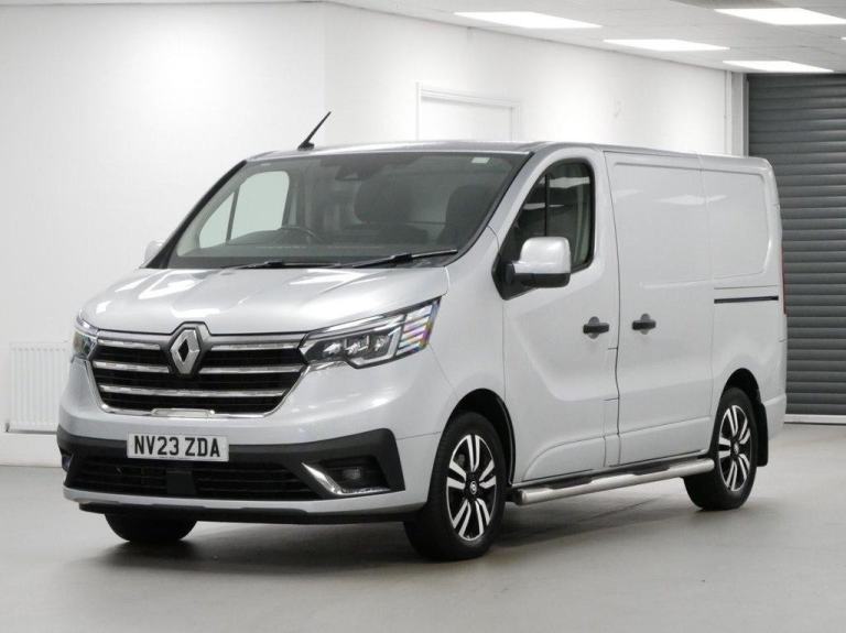 23 RENAULT TRAFIC 30 2.0 BLUEDCI 170 BHP SL SWB EXTRA SPORT EDC AUTO ( NO VAT )