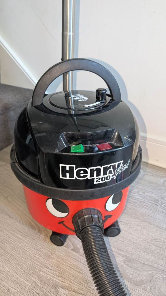 Henry 200 plus vacuum cleaner