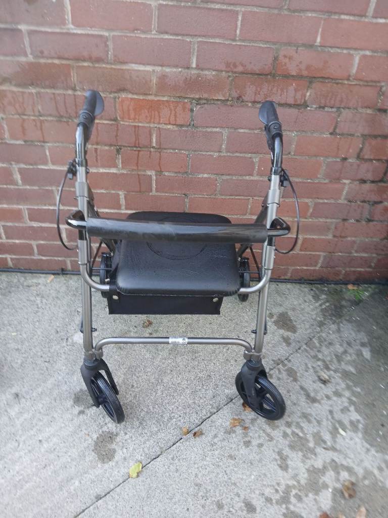 Days 100 Series Lightweight Rollator Walker LUNDIN LINKS FIFE