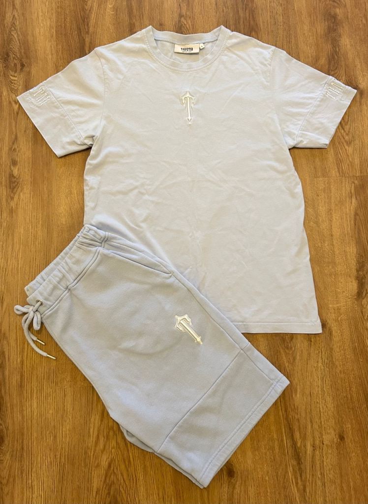 Trapstar T Shirt & Shorts Set – Light Blue – Size Large – Very Good Condition