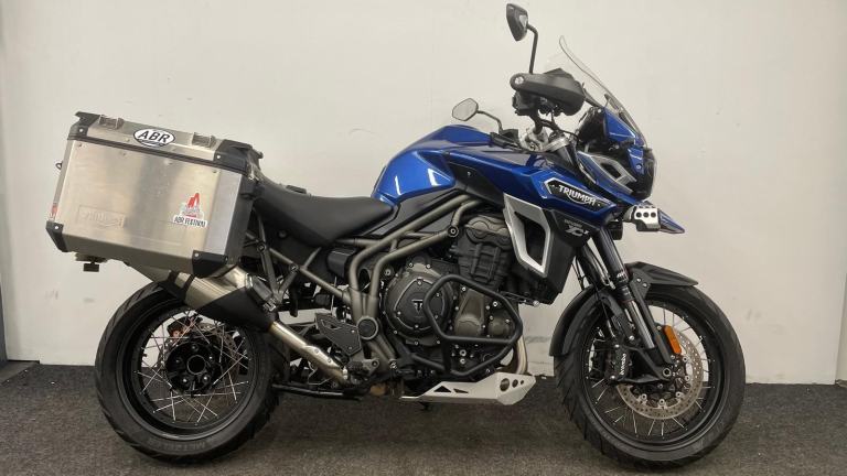 TRIUMPH TIGER EXPLORER XCX ** VALVE CLEARANCES - SPOT LIGHTS - 12 MONTH MOT **