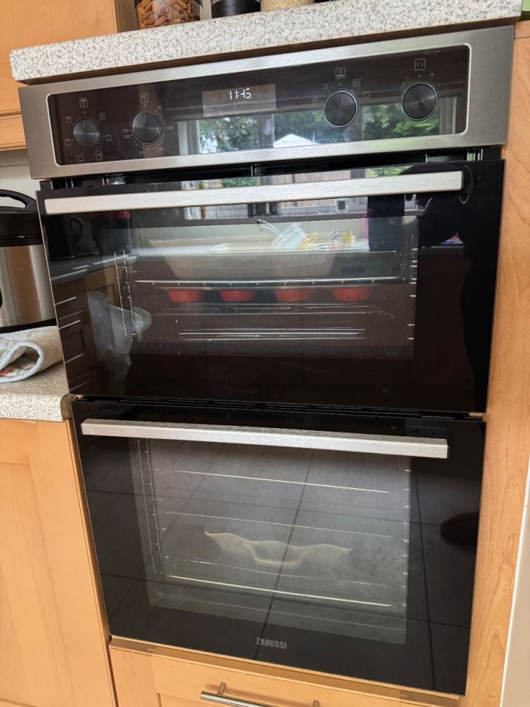 Integrated Double Oven - Black Zanussi, Good Condition