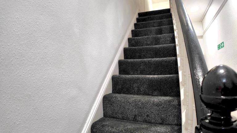 En-suite double room including bills for single occupancy Postcode LU3 1DJ