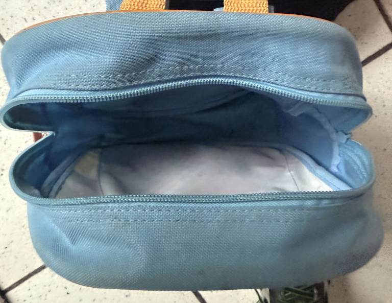 KIDS BACKPACKS HEY DUGGEE DESIGN RED OR BLUE, LITTLE USED ONLY £6 EACH, CAN POST