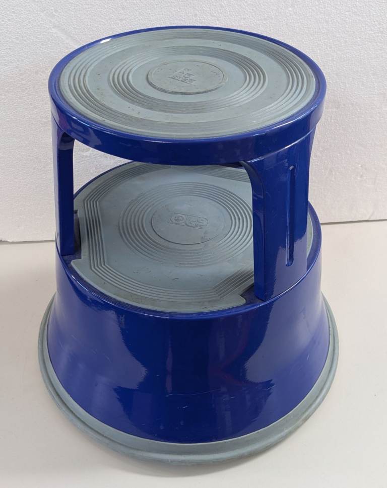 Quality Heavy Duty Step Foot Kick Stool (elephant foot) with retractable castors