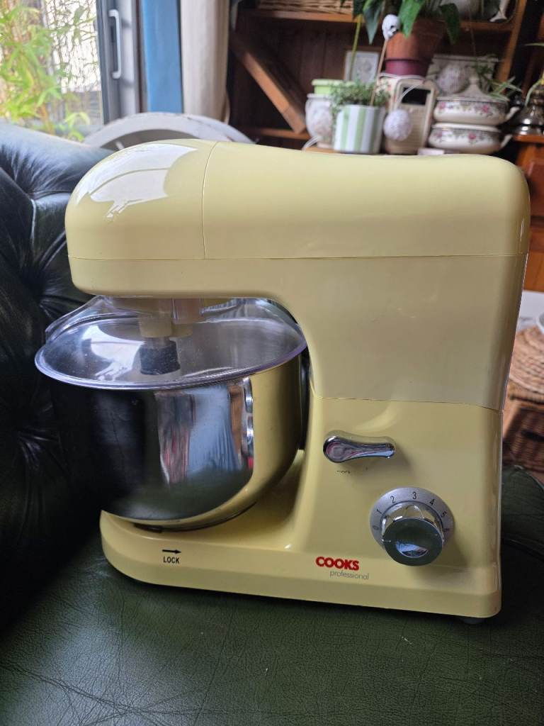 Cooks Professional Stand Mixer – Yellow, Good Condition