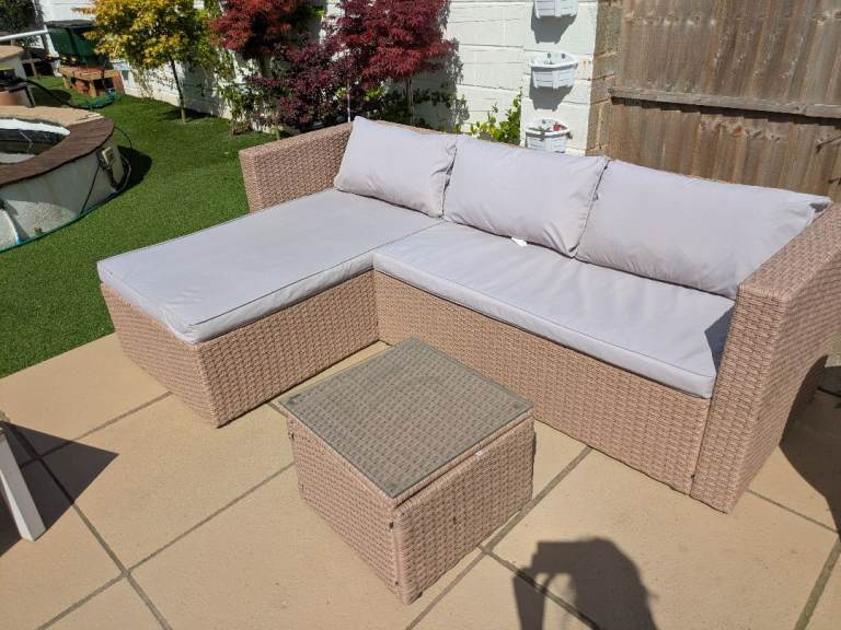 Rattan corner sofa with table 
