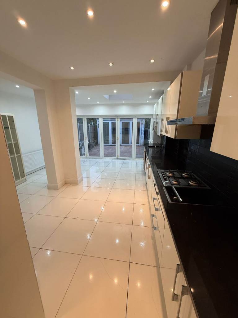 4-Bedroom House to Rent – IG1 