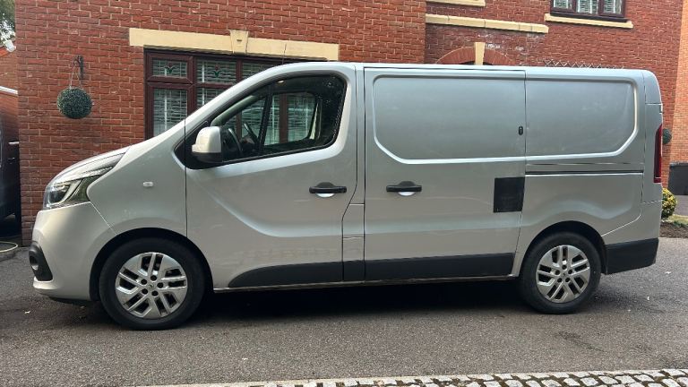 Renault, TRAFIC SPORT,SAT NAV TOP OF THE RANGE 2020, Manual, 1997 (cc)