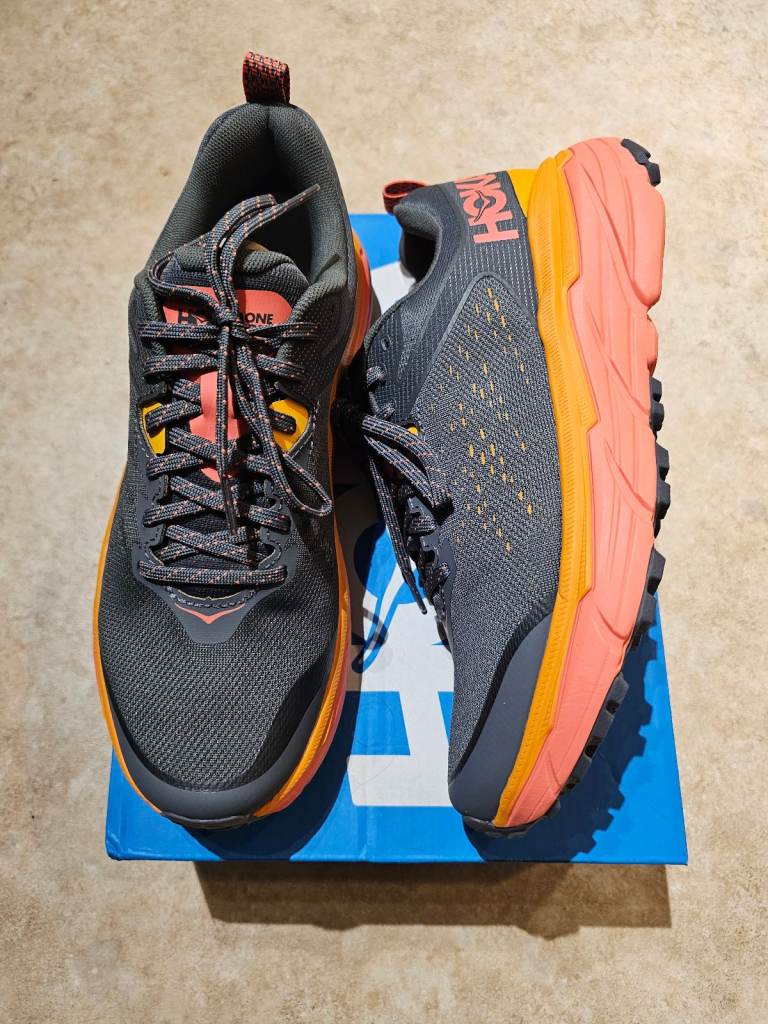 Women's Brand New Hoka Trainers. One One Challenger. Size UK 8.