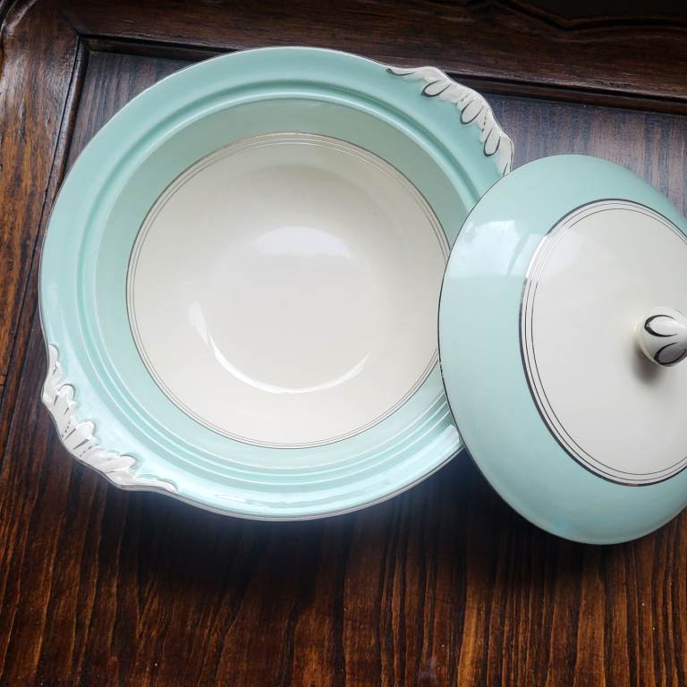Lovely vintage serving dish 
