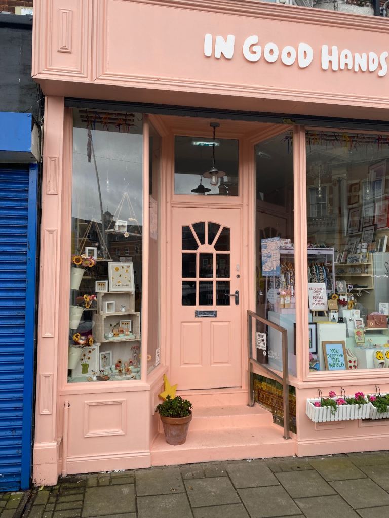 Airbnb potential 2 bed 1 bedroom retail space underneath 