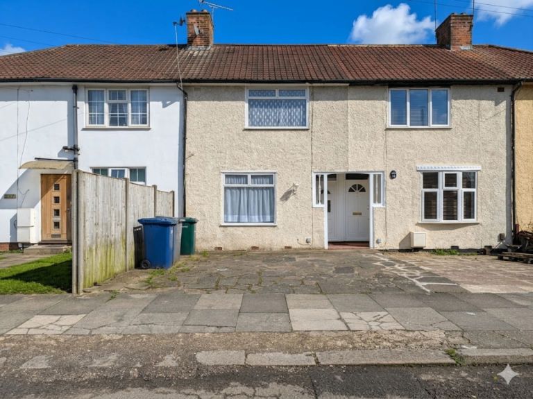 NEWLY DECORATED Two bedroom house to rent in Burnt Oak