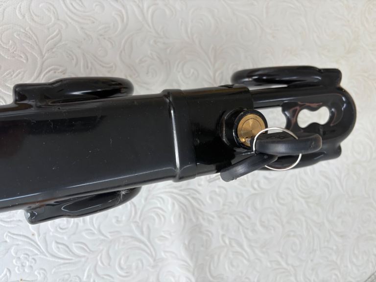 Steering wheel lock 