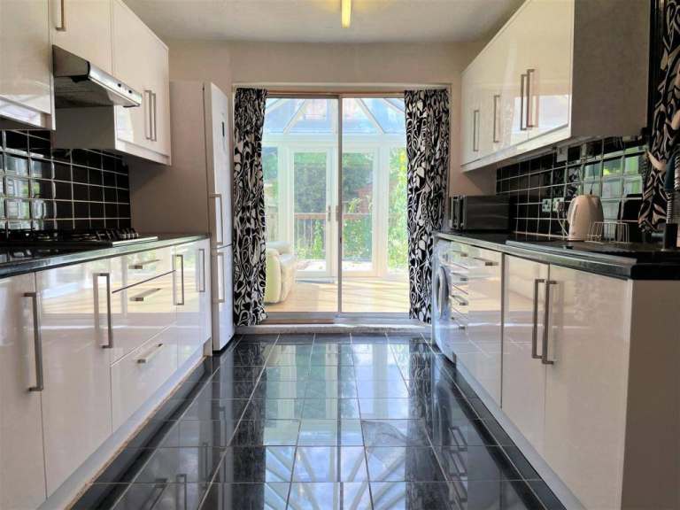5 Bedroom 2 Receptions 3 Bathrooms house to rent