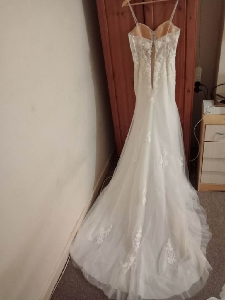 Wedding dress size 6/8