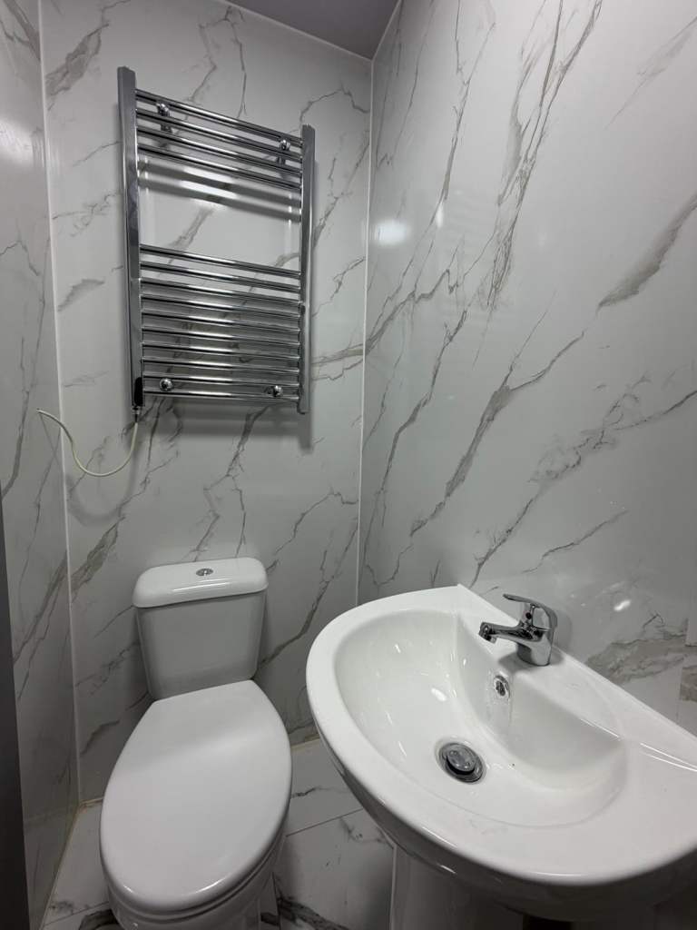 Studio Flat in Berkshire, Slough SL12SD