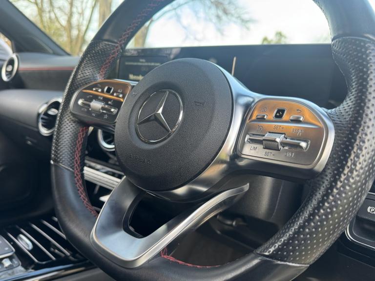 MERCEDES-BENZ A CLASS 1.3 A250e 15.6kWh AMG Line 2020