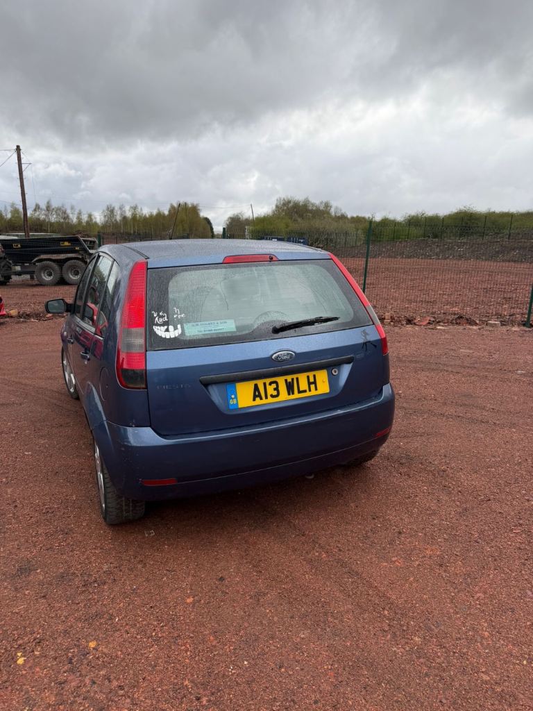 AUTOMATIC 2005 ford fiesta