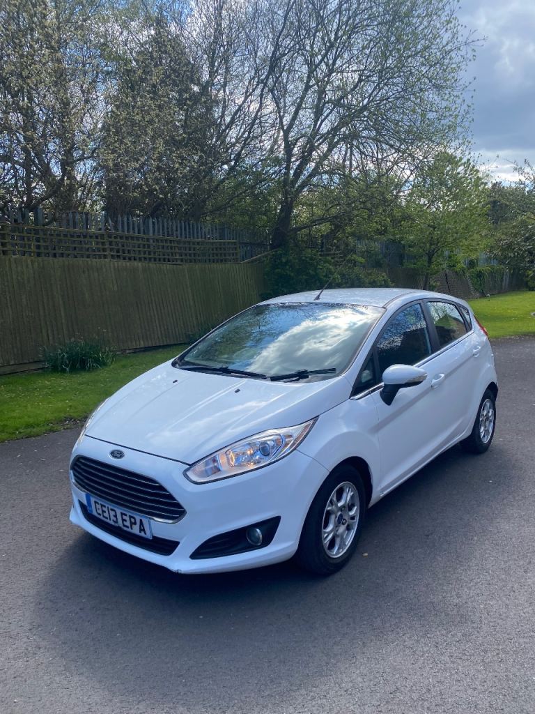 Ford, FIESTA, Hatchback, 2013, Manual, 1560 (cc), 5 doors