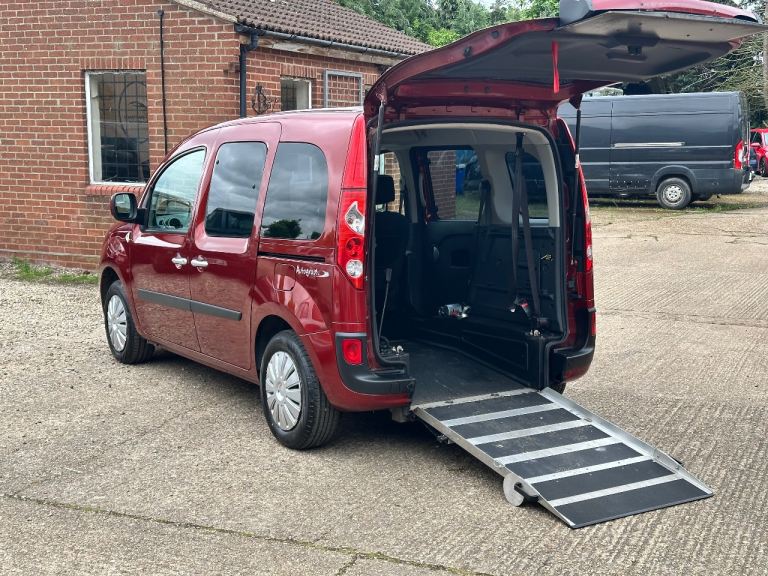 Wheelchair converted low mileage Kangoo