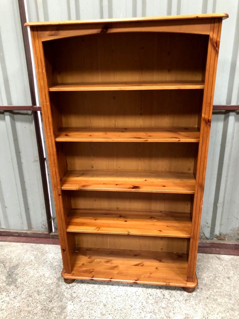 Solid Pine Wood Bookshelf – Good Condition