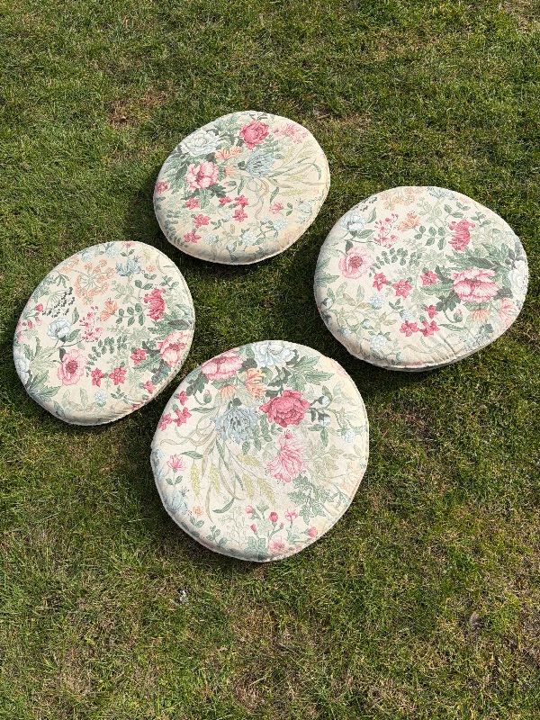 Cushions for garden chairs
