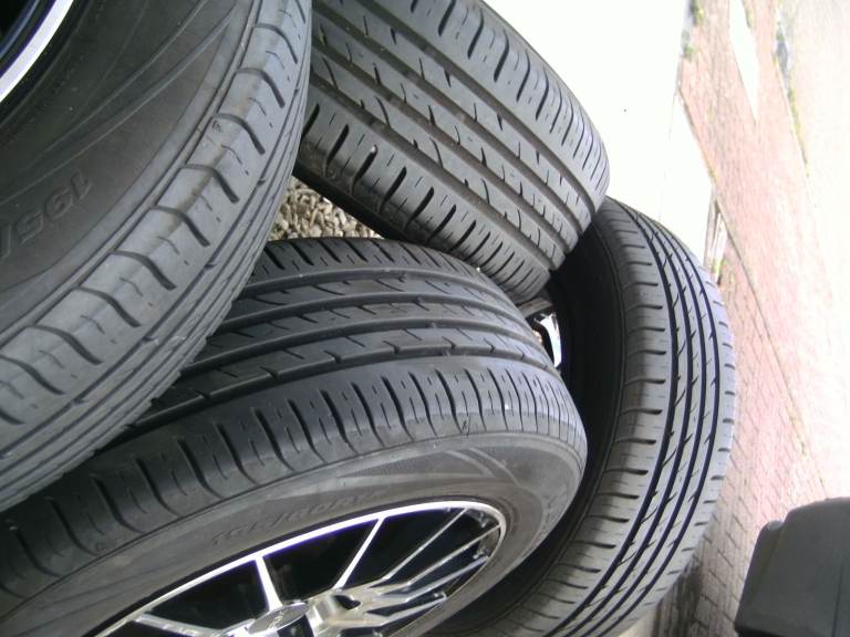 SET 4,AFTERMARKET FOX,15 INCH,5 X 110 PCD,15 X 6.5J ALLOYS,CENTRES,SPIGOTS,C/W NEW/AS NEW 195/60/15s