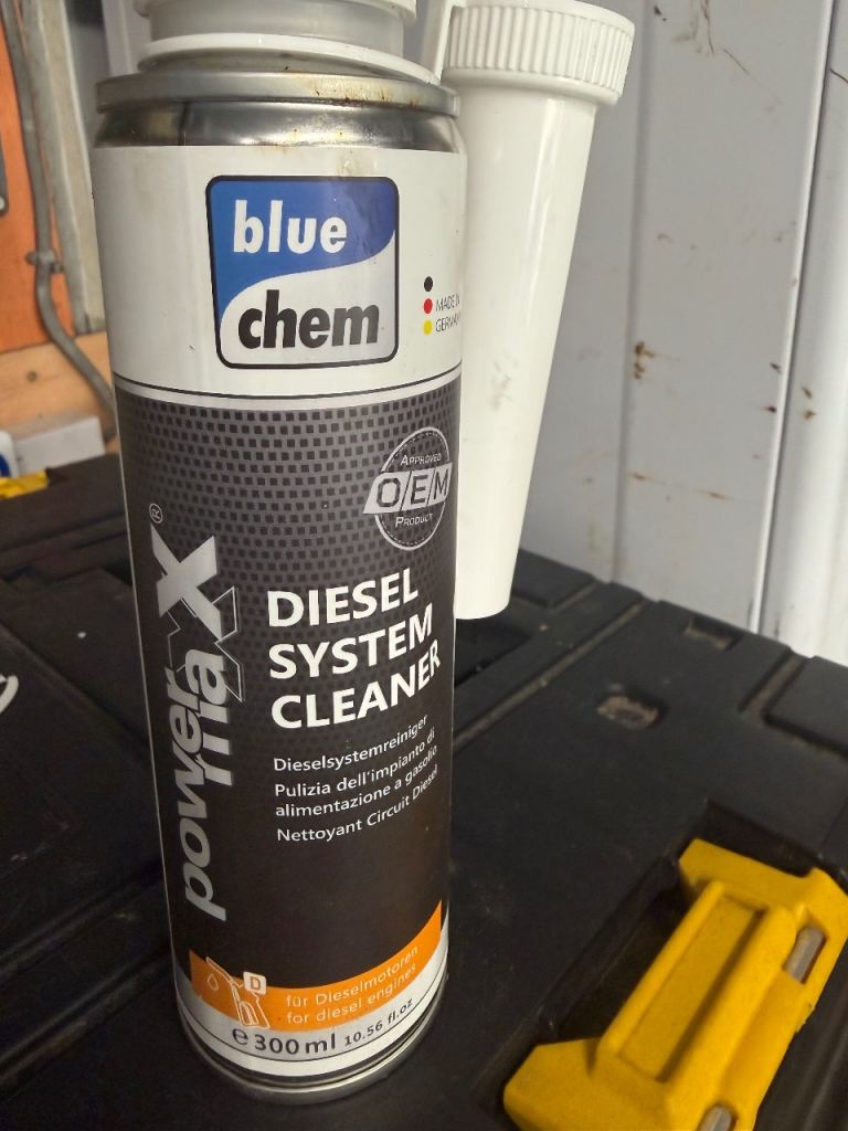 Diesel system cleaner
