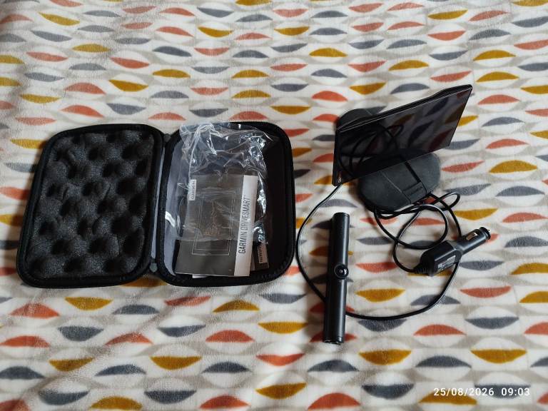 Garmin camper 780 sat nav and Garmin BC40 wireless camera
