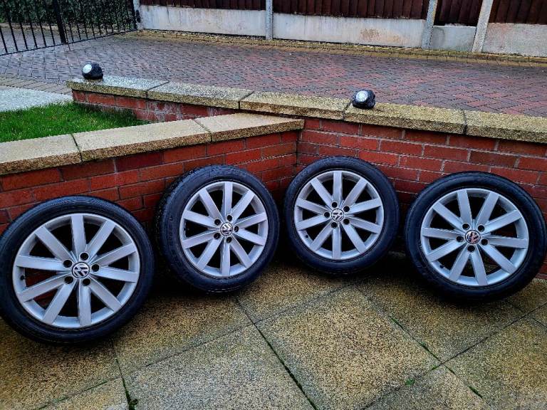 Volkswagen Set of 17 inch Wheels + Tyres Golf MK5, MK6, MK7 / VW Golf Convertible
