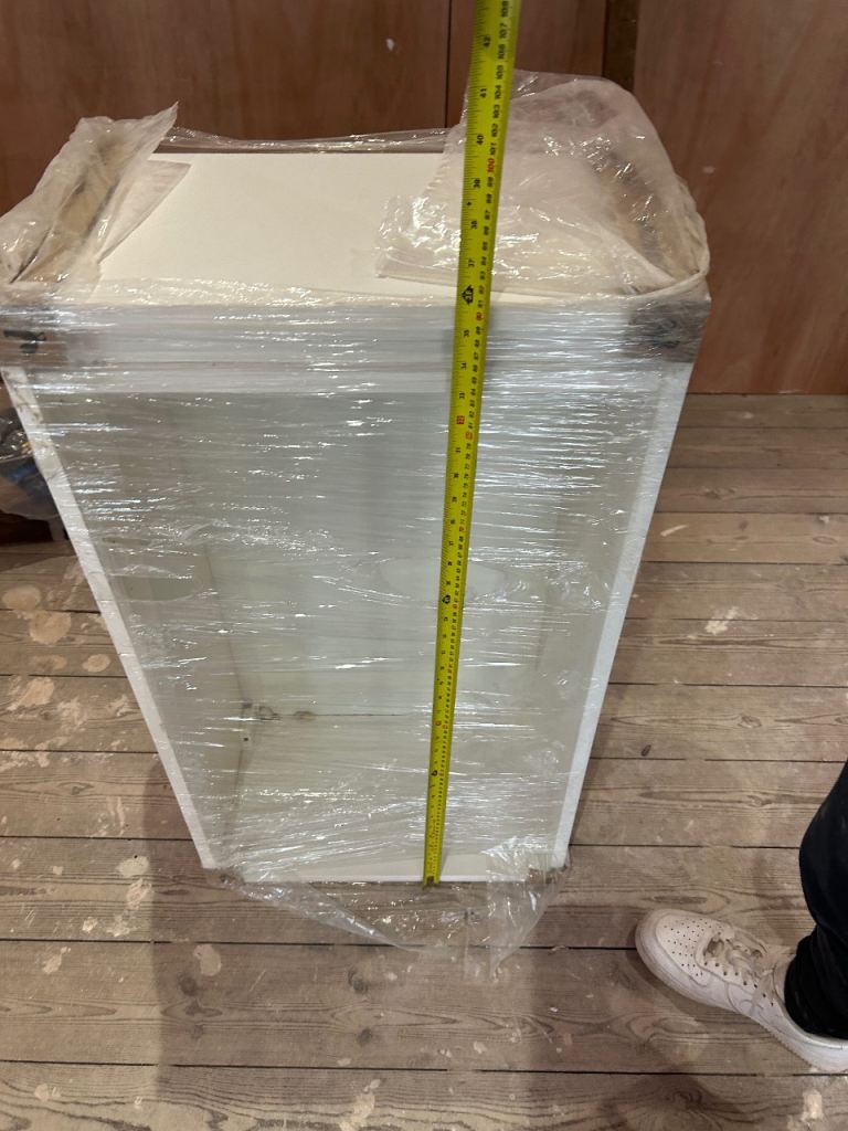 Kitchen wall cabinet 