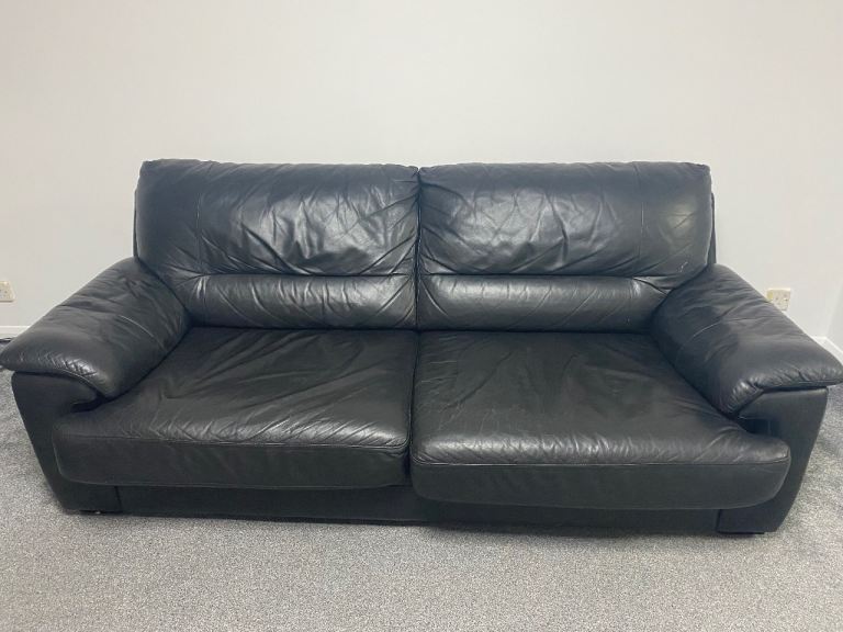 Black Leather Sofa turn into Bed. £ 90  • Slough 