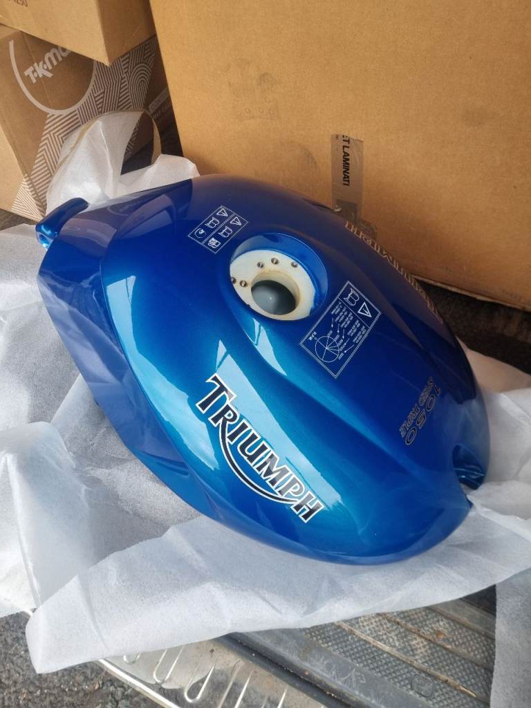 Triumph speed triple 1050 petrol tank.