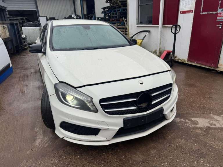 2013 MERCEDES A-CLASS A200 CDI BLUEEFFICIENCY AMG SPORT 1.8 DIESEL BREAKING FOR PARTS 