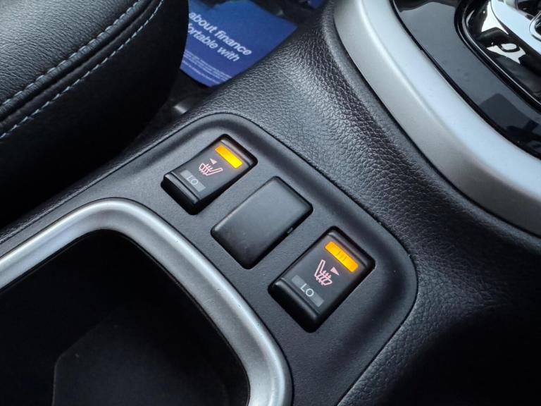  Nissan Navara 2.3 dCi N-Guard Auto 4WD Euro 6 4dr Diesel Automatic