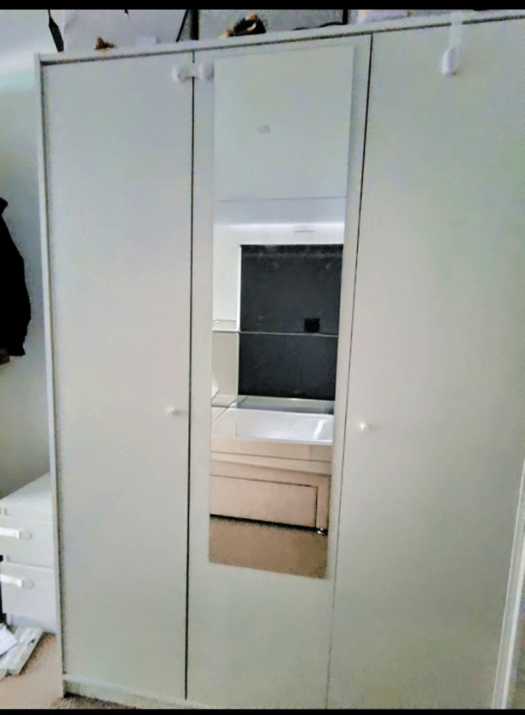 Ikea 3 doors wardrobe 