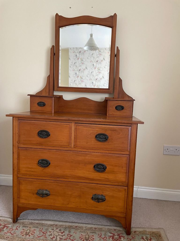Satinwood vintage chest of drawers/ dressing table