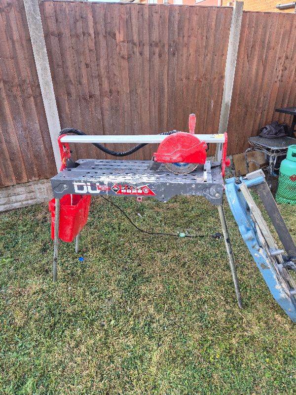 Rubi DU-200 EVO Electric Tile Cutter – Good Condition