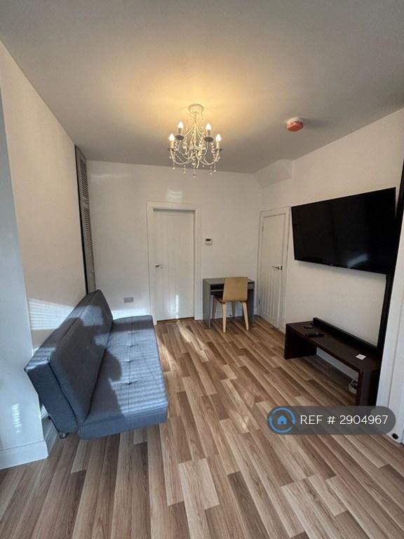 2 bedroom house in Glencairn Crescent, Belfast, BT13 (2 bed) (#2904967)