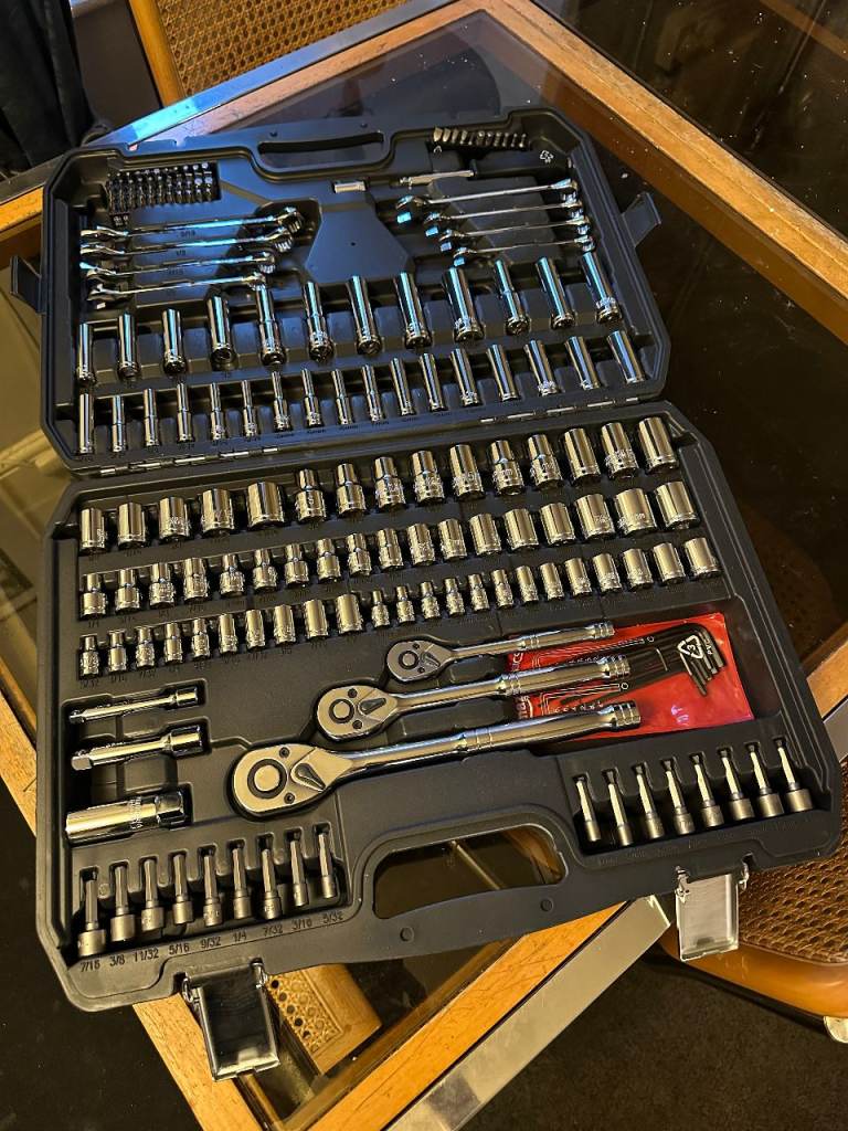 image for NEW & UNUSED 201-Piece Socket Set – Only £25!