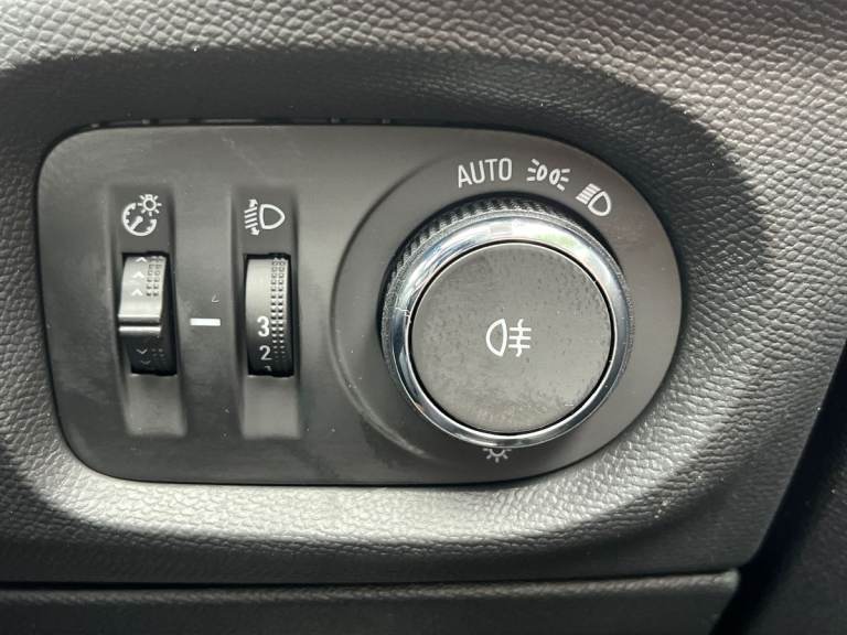  Vauxhall Corsa 1.2 Turbo Yes Hatchback 5dr Petrol Manual Euro 6 s/s 100 Ps