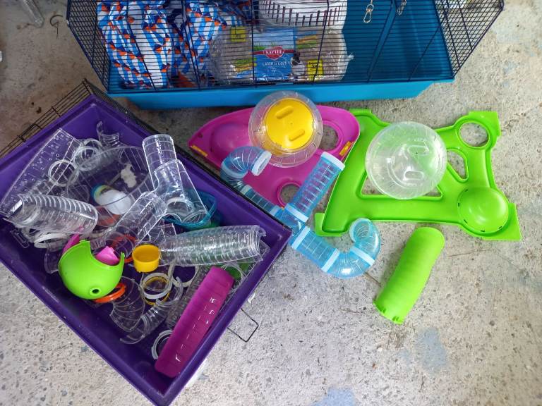 2 Hamster cages and accessories 