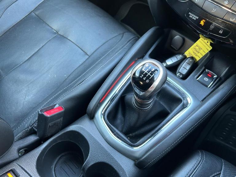 2015 Nissan Qashqai 1.6 DiG-T Tekna [Non-Panoramic] 5dr HATCHBACK PETROL Manual